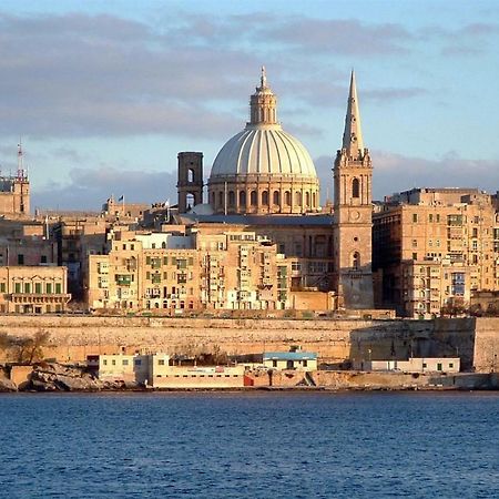 Ferienwohnung Cosy 1Br Penthouse With Terrace, Great Location Gzira Exterior foto