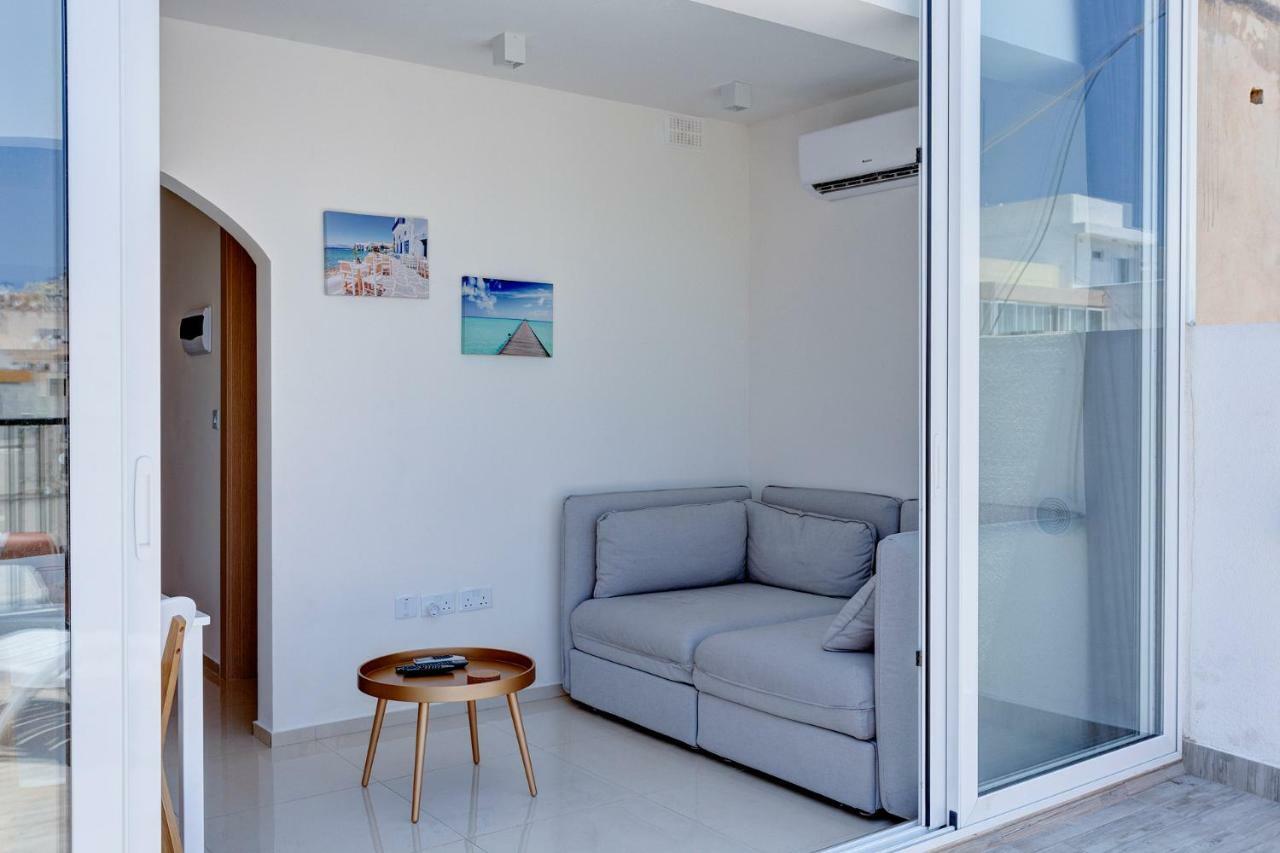 Ferienwohnung Cosy 1Br Penthouse With Terrace, Great Location Gzira Exterior foto