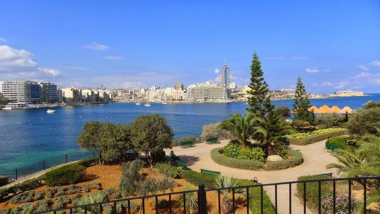 Ferienwohnung Cosy 1Br Penthouse With Terrace, Great Location Gzira Exterior foto