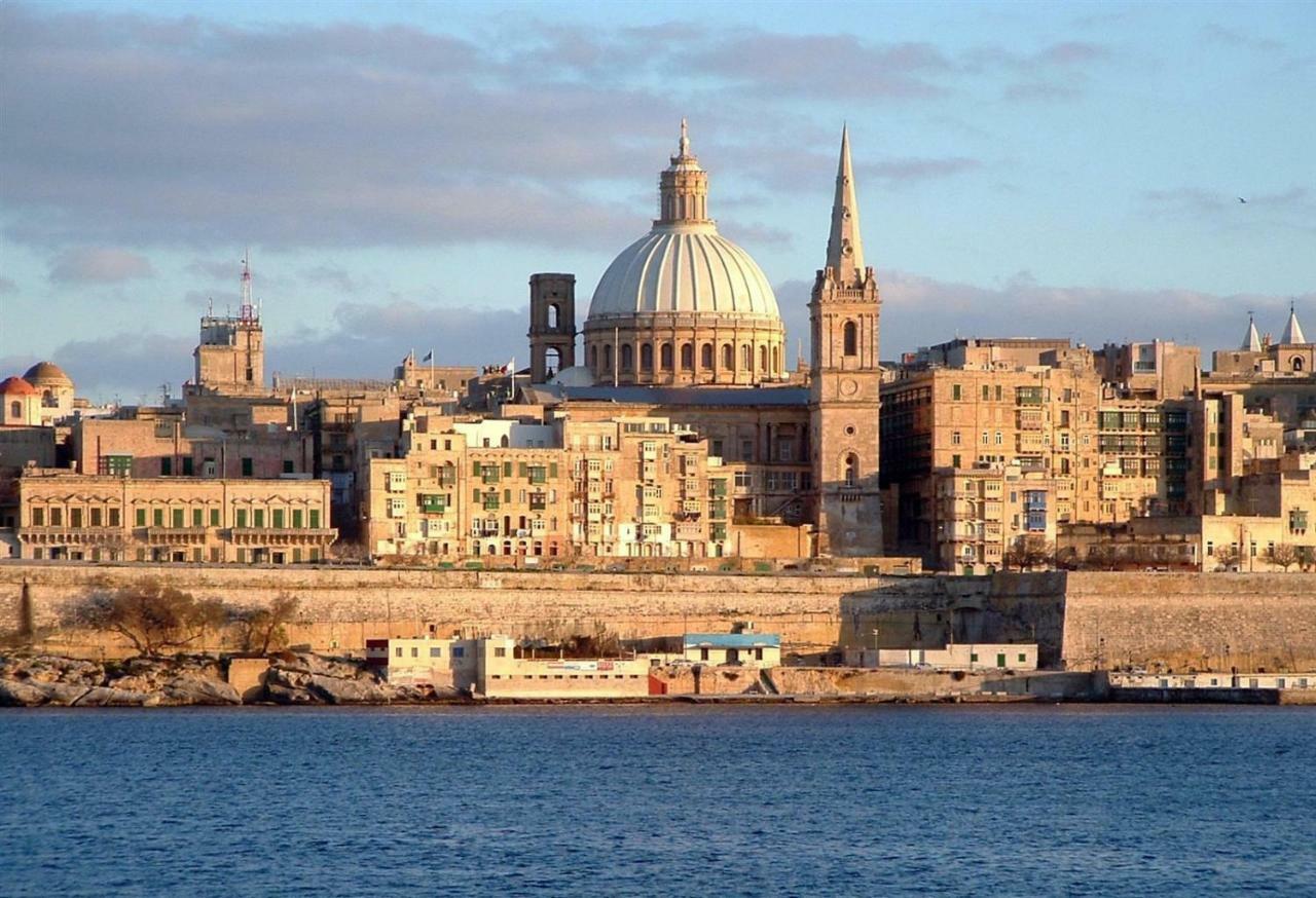 Ferienwohnung Cosy 1Br Penthouse With Terrace, Great Location Gzira Exterior foto